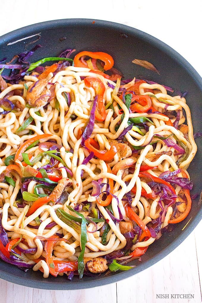 how to make spicy thai chicken noodles