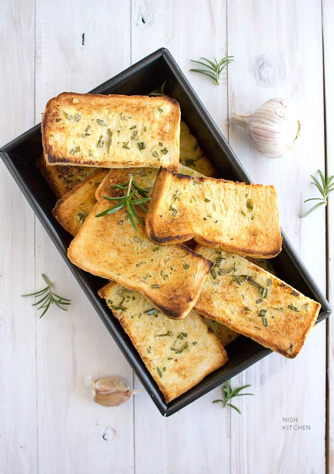 easy homemade garlic bread